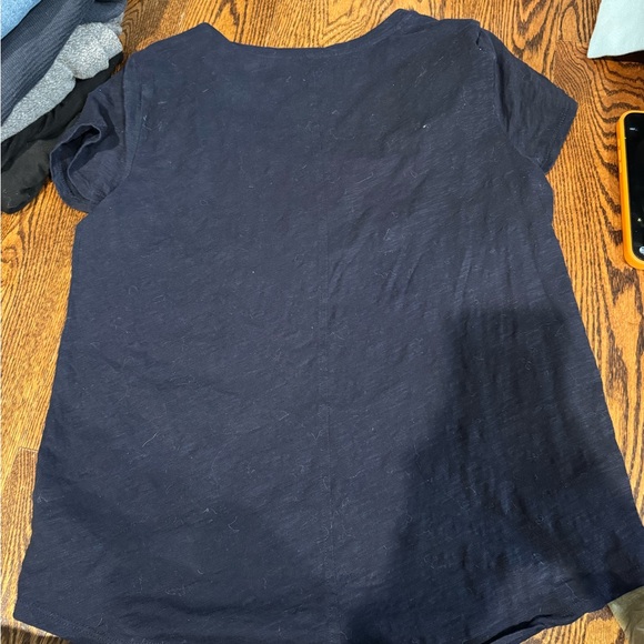 LOFT Black T-Shirt - Picture 3 of 3